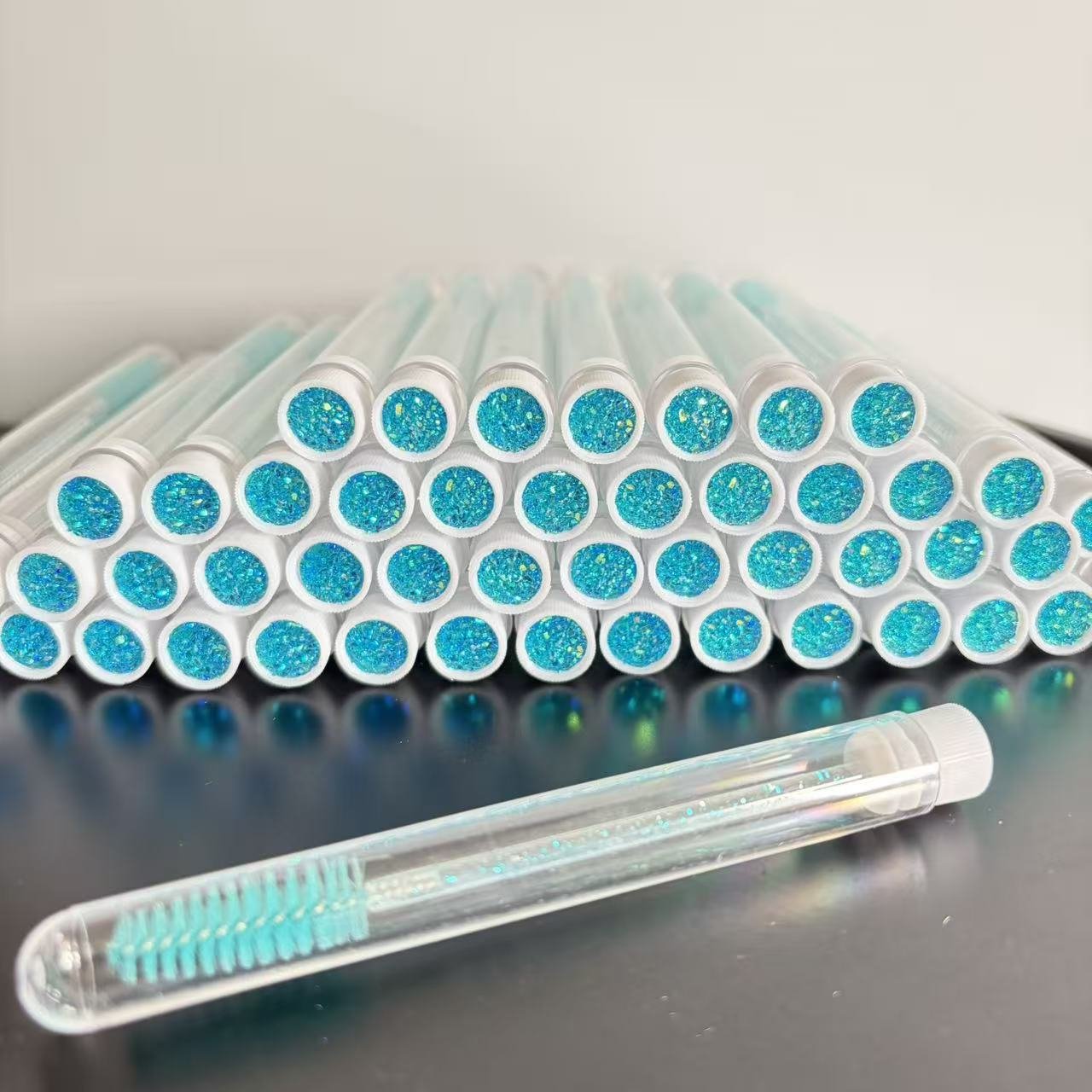 Mini eyelash brush with case (purple) 12pcs