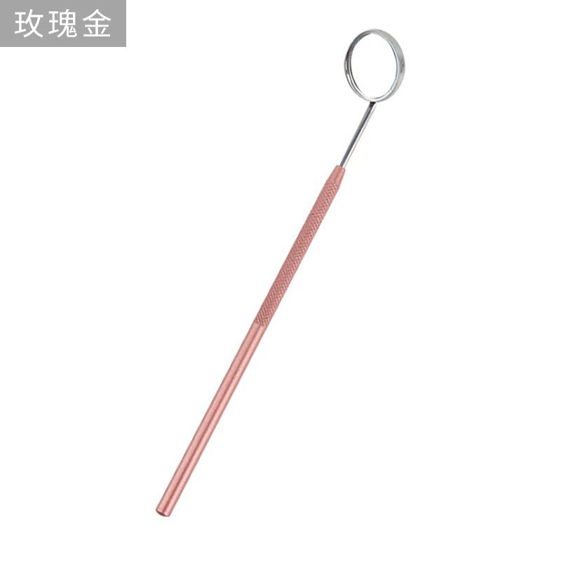 Magnifying mirror for eyelashes